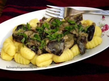 Zdjęcie - Gnocchi z grzybami - Przepisy kulinarne ze zdjęciami