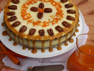 Zdjęcie - Tort marchewkowy z orzechami w toffi - Przepisy kulinarne ze zdjęciami