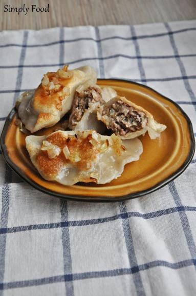 Zdjęcie - Pierogi z mięsem mielonym - Przepisy kulinarne ze zdjęciami