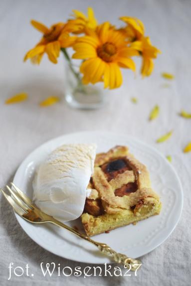 Zdjęcie - Kruche ciasto z nektarynkami - Przepisy kulinarne ze zdjęciami