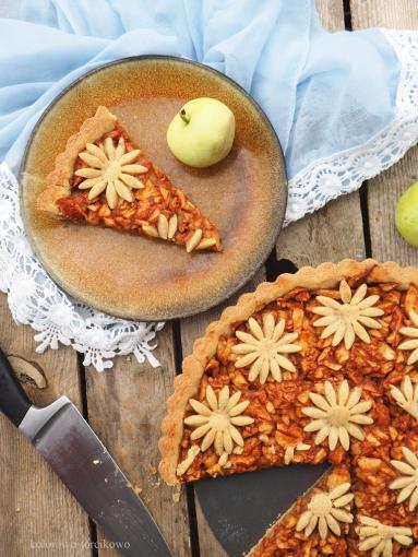 Zdjęcie - Orkiszowa tarta z jabłkami - Przepisy kulinarne ze zdjęciami