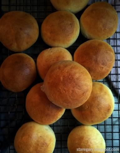 Zdjęcie - Puszyste bułki z ziemniakami - lipcowa piekarnia - Przepisy kulinarne ze zdjęciami