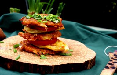 Zdjęcie - Placki z batatów - Przepisy kulinarne ze zdjęciami
