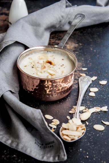 Zdjęcie - Fit krem kalafiorowy z migdałami i wanilią - Przepisy kulinarne ze zdjęciami