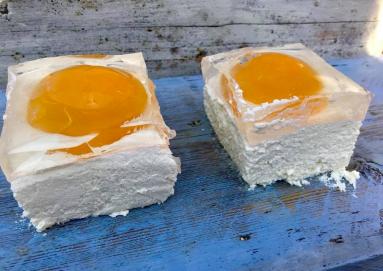 Zdjęcie - Sernik na zimno ala jajko sadzone - Przepisy kulinarne ze zdjęciami