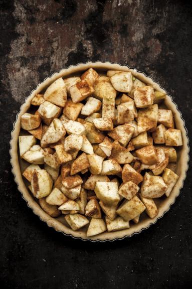 Zdjęcie - Ciasto z jabłkami z kratką - Przepisy kulinarne ze zdjęciami