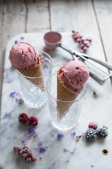 Zdjęcie - Domowe lody truskawkowe - Przepisy kulinarne ze zdjęciami