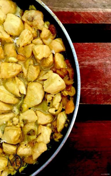 Zdjęcie - Curry z kurczakiem i morelami - Przepisy kulinarne ze zdjęciami