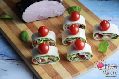 Zdjęcie - Rollsy z szynką i awokado - koreczki z tortilli - Przepisy kulinarne ze zdjęciami