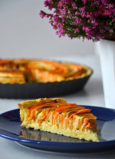 Zdjęcie - Tarta z warzywami - z cukinią i marchewką - Przepisy kulinarne ze zdjęciami