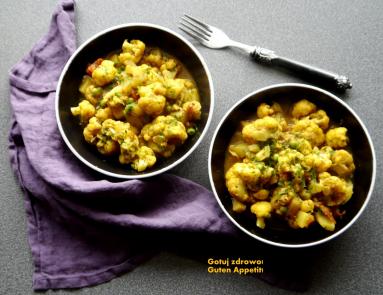 Zdjęcie - Aloo gobi - kalafior smażony z ziemniakami - Przepisy kulinarne ze zdjęciami
