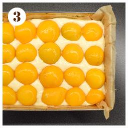 Zdjęcie - Kruche ciasto z brzoskwiniami i budyniem - Przepisy kulinarne ze zdjęciami