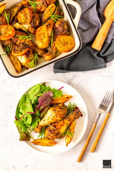 Zdjęcie - Udka z kurczaka z cytryną i rozmarynem - Przepisy kulinarne ze zdjęciami