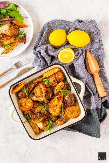 Zdjęcie - Udka z kurczaka z cytryną i rozmarynem - Przepisy kulinarne ze zdjęciami
