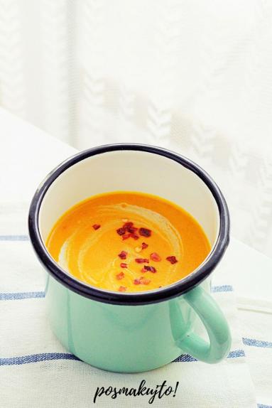 Zdjęcie - Rozgrzewający krem z marchewki z imbirem, pomarańczą i mleczkiem kokosowym - Przepisy kulinarne ze zdjęciami