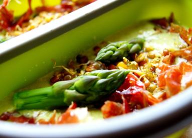 Zdjęcie - Zupa szparagowo-chrzanowa z kiełkami - Przepisy kulinarne ze zdjęciami