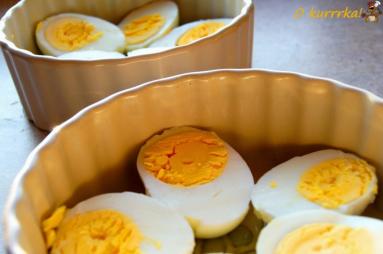 Zdjęcie - Francja: Oeuf à la tripe (jajka zapiekane w sosie cebulowym) - Przepisy kulinarne ze zdjęciami