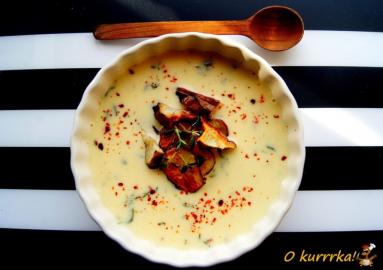 Zdjęcie - Zupa serowa z topinamburem - Przepisy kulinarne ze zdjęciami