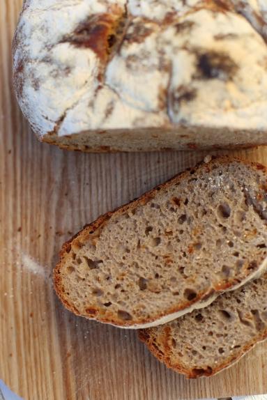 Zdjęcie - Chleb cebulowy pieczony w garnku - Przepisy kulinarne ze zdjęciami