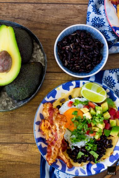 Zdjęcie - Huevos rancheros, czyli jajka po meksykańsku - Przepisy kulinarne ze zdjęciami
