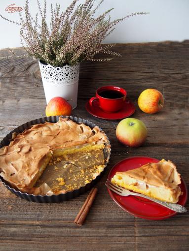 Zdjęcie - Prosta tarta z jabłkami - Przepisy kulinarne ze zdjęciami