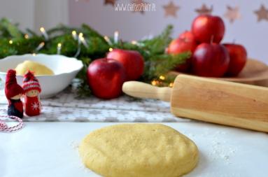 Zdjęcie - Tarta z jabłkami - Przepisy kulinarne ze zdjęciami