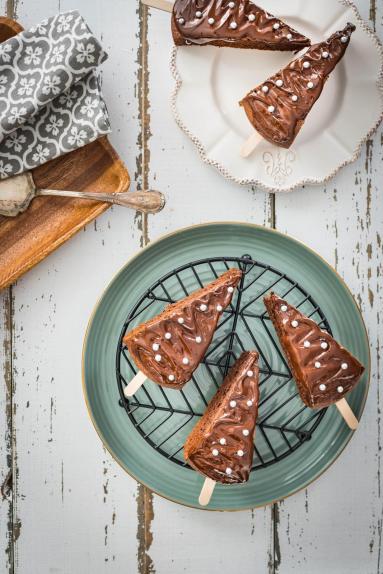 Zdjęcie - Świąteczne ciasto czekoladowe z korzenną nutą - Przepisy kulinarne ze zdjęciami