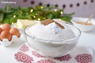 Zdjęcie - Pierniki świąteczne - Przepisy kulinarne ze zdjęciami
