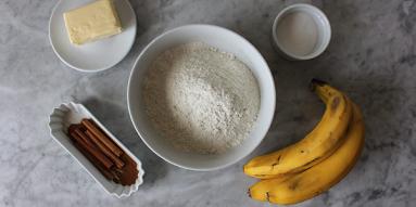 Zdjęcie - Cynamonowo-bananowe brioszki - Przepisy kulinarne ze zdjęciami