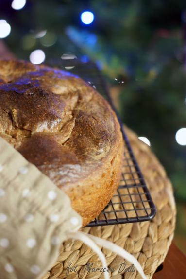 Zdjęcie - Chleb świąteczny z kawą i migdałami - Przepisy kulinarne ze zdjęciami