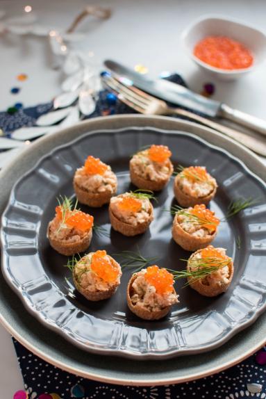 Zdjęcie - Pasta z łososia (na Sylwestra i imprezę) - Przepisy kulinarne ze zdjęciami