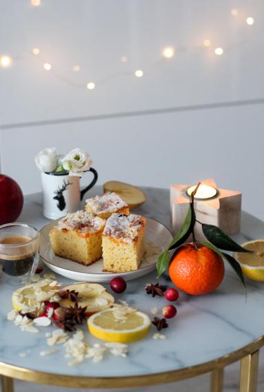 Zdjęcie - Puszyste ciasto z mandarynkami - Przepisy kulinarne ze zdjęciami