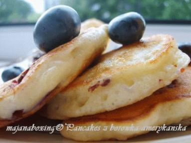 Zdjęcie - Pancakes z borówką amerykańską  - Przepisy kulinarne ze zdjęciami