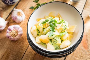 Zdjęcie - Kopytka ziemniaczane w sosie ziołowym - Przepisy kulinarne ze zdjęciami