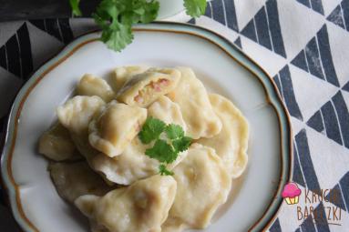 Zdjęcie - Pierogi z ziemniakami, boczkiem i cebulą - Przepisy kulinarne ze zdjęciami