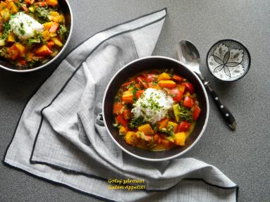 Zdjęcie - Dyniowe curry z papryką i jarmużem - Przepisy kulinarne ze zdjęciami