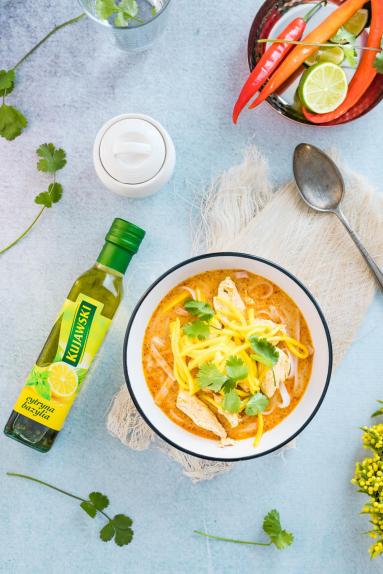 Zdjęcie - Orientalna zupa laksa curry z kurczakiem i mango - Przepisy kulinarne ze zdjęciami