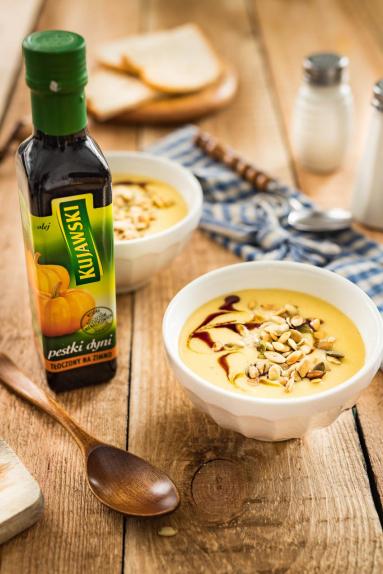 Zdjęcie - Zupa z żółtej soczewicy z pestkami dyni - Przepisy kulinarne ze zdjęciami