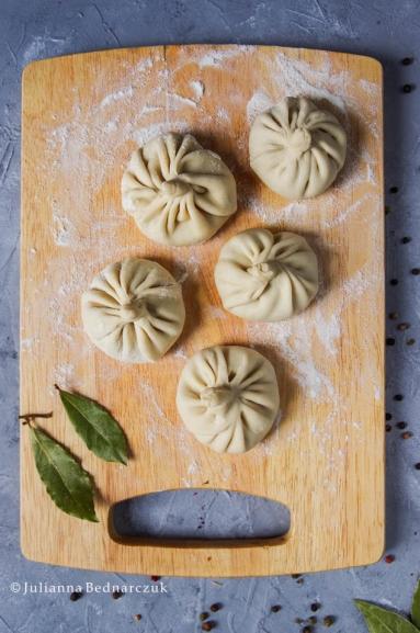 Zdjęcie: Chinkali (khinkali) - gruzińskie pierogi z mięsem Zdjęcie - Chinkali (khinkali) - gruzińskie pierogi z mięsem - Przepisy kulinarne ze zdjęciami
