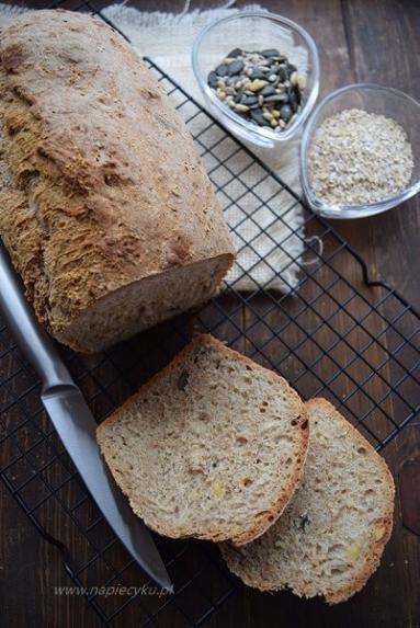 Zdjęcie - Łatwy chleb z ziarnami - Przepisy kulinarne ze zdjęciami
