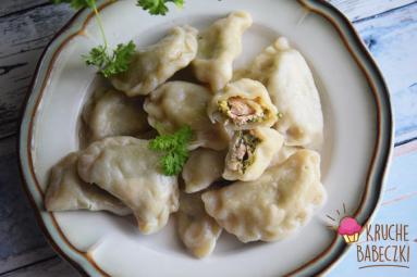 Zdjęcie - Pierogi z łososiem i brokułem - Przepisy kulinarne ze zdjęciami