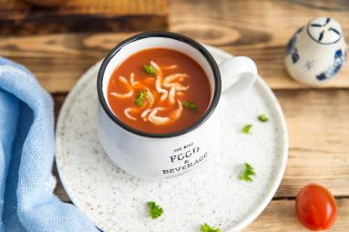 Zdjęcie - Zupa pomidorowa z lanymi kluskami - Przepisy kulinarne ze zdjęciami