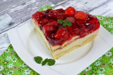 Zdjęcie - Ciasto grysikowe z galaretką i owocami bez pieczenia - Smakowite Dania - Przepisy kulinarne ze zdjęciami