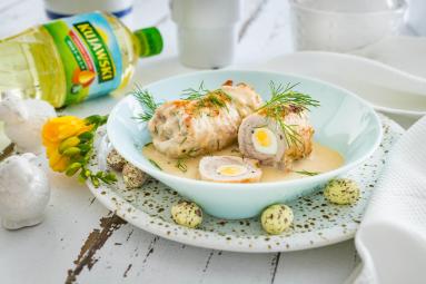 Zdjęcie - Roladki schabowe faszerowane jajkiem w sosie chrzanowym - Przepisy kulinarne ze zdjęciami