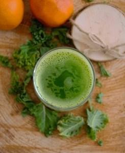 Zdjęcie - Zielony sok z jarmużem: źródło witaminy C - Przepisy kulinarne ze zdjęciami