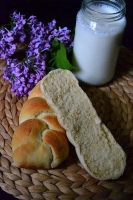Zdjęcie - Mini chałki śniadaniowe: mleczne bułeczki - Przepisy kulinarne ze zdjęciami