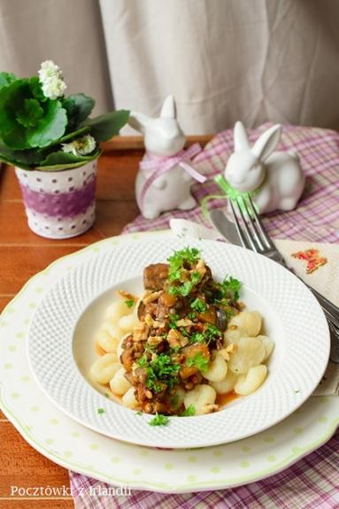 Zdjęcie - Gnocchi z pikantną potrawką z bakłażanów | U stóp Benbulbena - Przepisy kulinarne ze zdjęciami