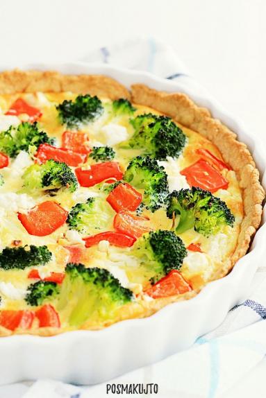 Zdjęcie - Tarta z warzywami i serem feta - Przepisy kulinarne ze zdjęciami