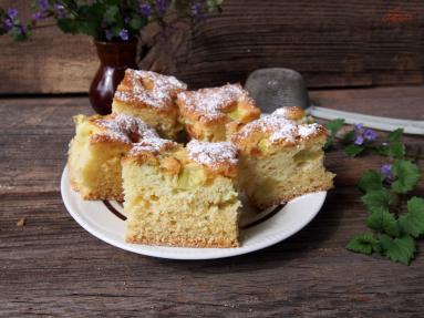 Zdjęcie - Błyskawiczne ciasto z rabarbarem - Przepisy kulinarne ze zdjęciami