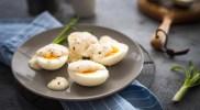 Zdjęcie - Smażone ziemniaki w jogurcie z pastą harissa - Przepisy kulinarne ze zdjęciami